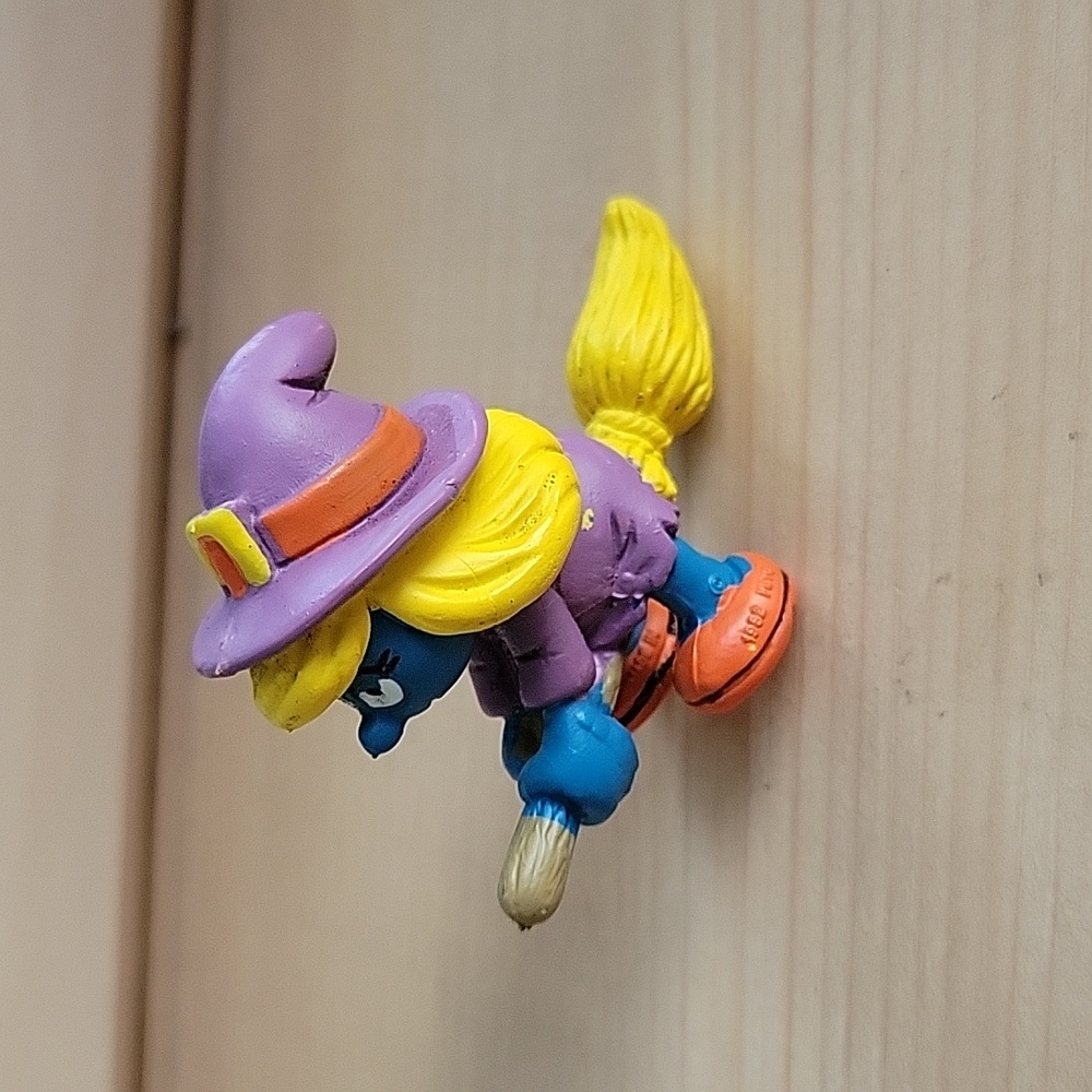 Smurf Smurfette 1982 Peyo PVC Halloween Witch